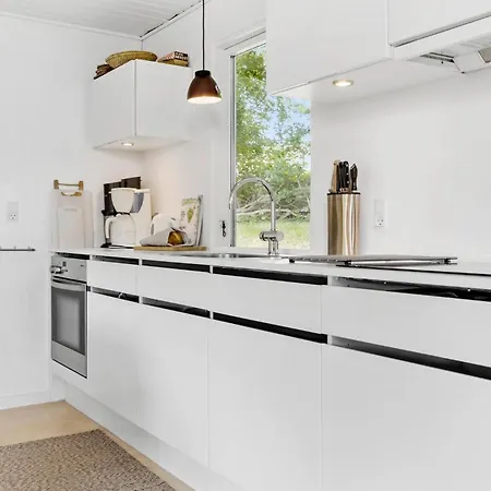 Stunning In With Kitchen בית נופש